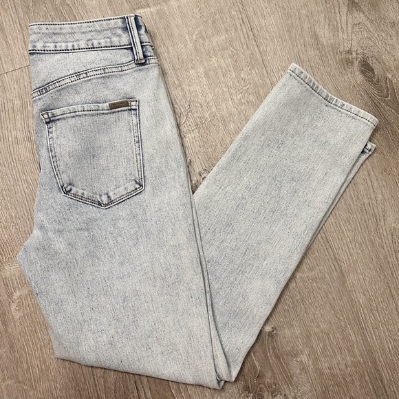 •WHITE HOUSE BLACK MARKET• JEANS - Picture 1 of 8